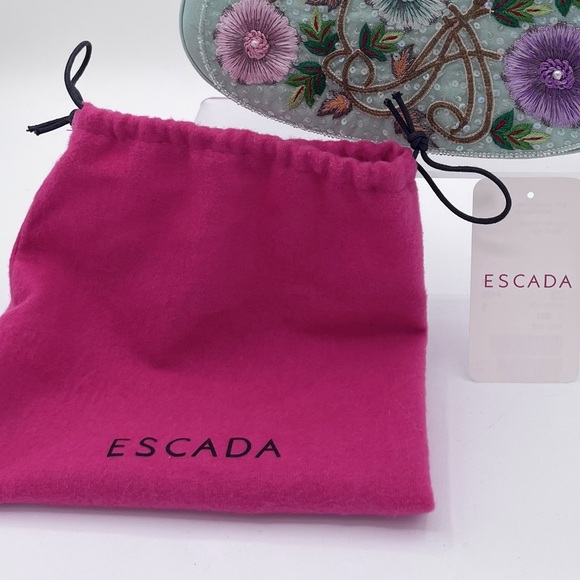 An elegant Escada, hand-sewn, embroidered handbag, using high quality 100% silk. - Picture 13 of 13
